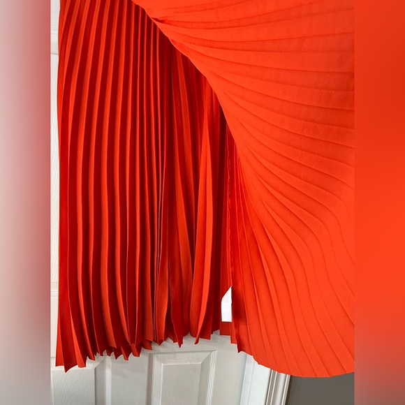 Cos Elegant Orange Pleated Skirt Size 8 - Picture 4 of 10